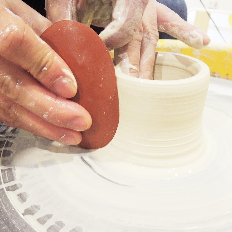 Espátulas de silicone para acabamento de peças de argila em ponto de couro