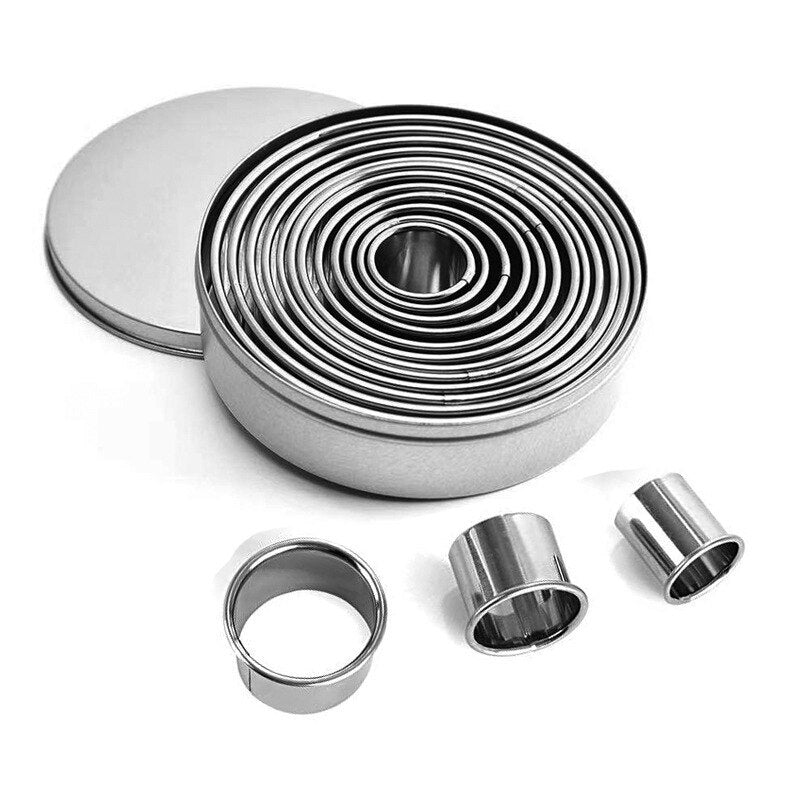 Molde circular feitos de inox para cortar placas de argila