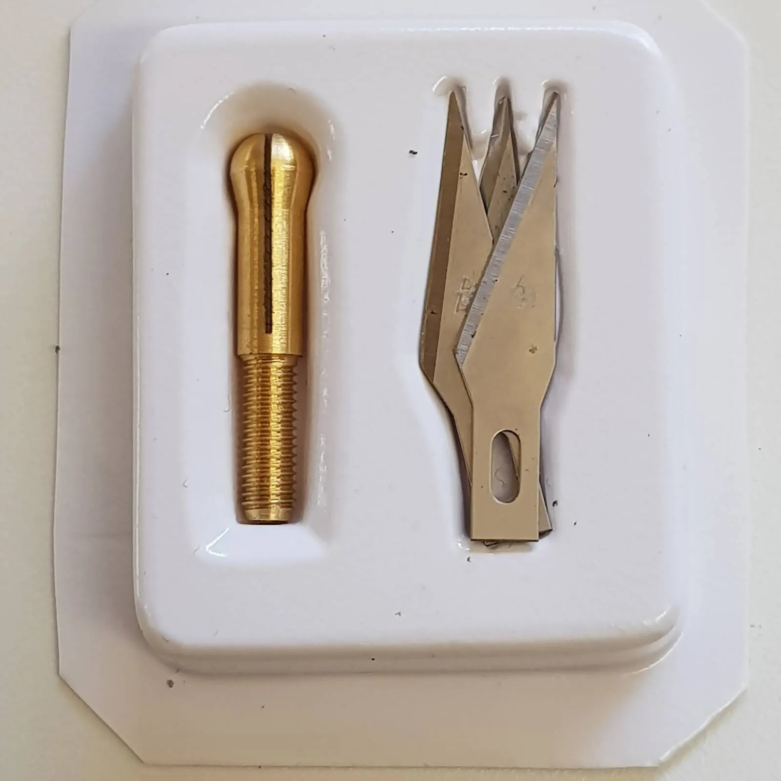 3 lâminas e pinça de adaptação para utilizar no cabo intercambiável